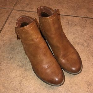 Top Moda brown ankle booties